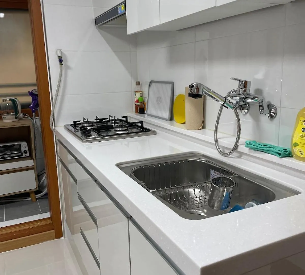 Quiet And Spacious 1-Bedroom Apt In Gangnam Seoel