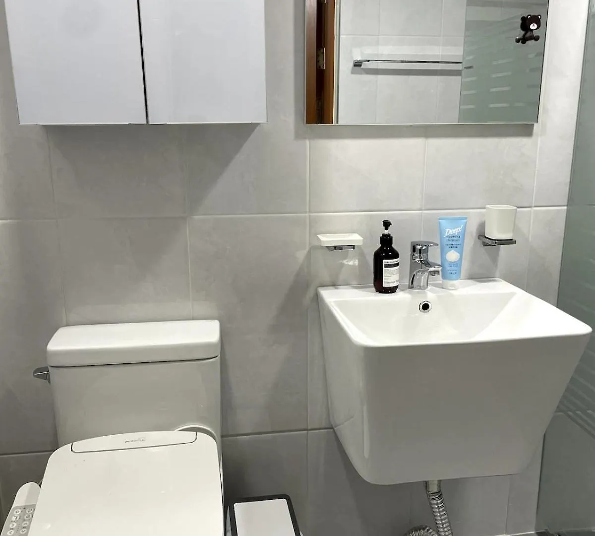 Quiet And Spacious 1-Bedroom Apt In Gangnam Seoel