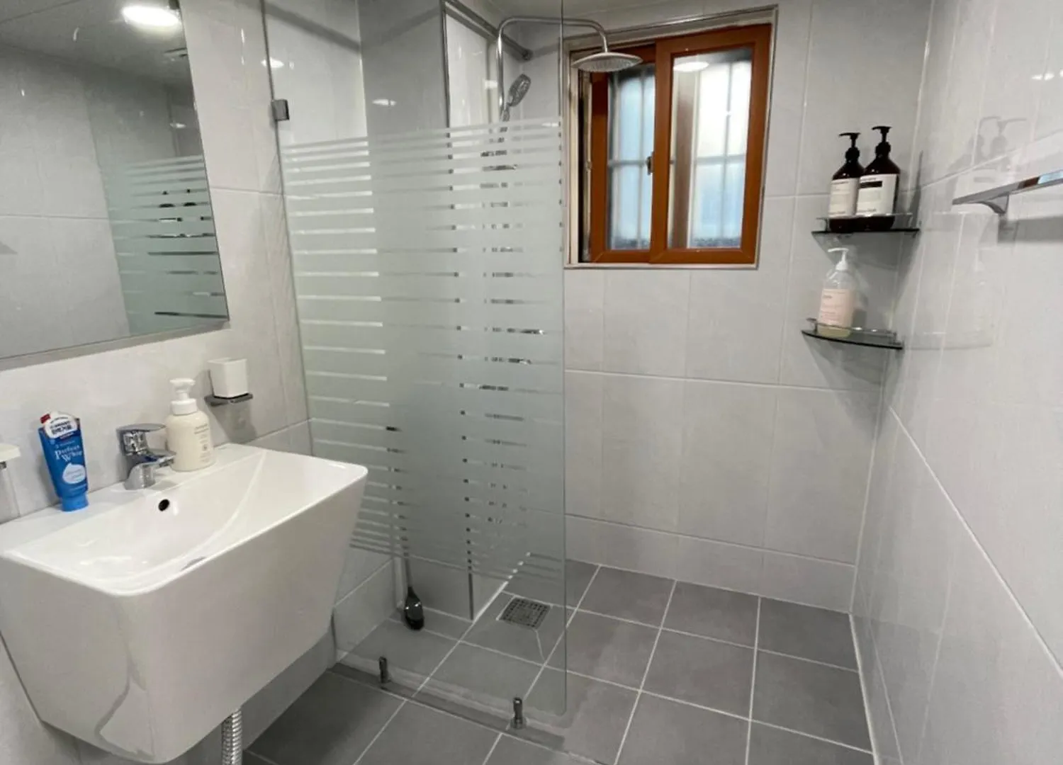 סיאול Quiet And Spacious 1-Bedroom Apt In Gangnam