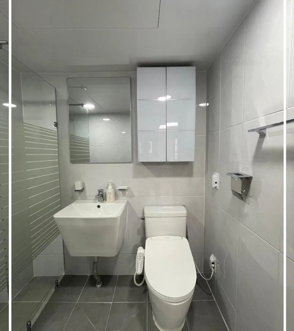 Quiet And Spacious 1-Bedroom Apt In Gangnam Seoel Appartement