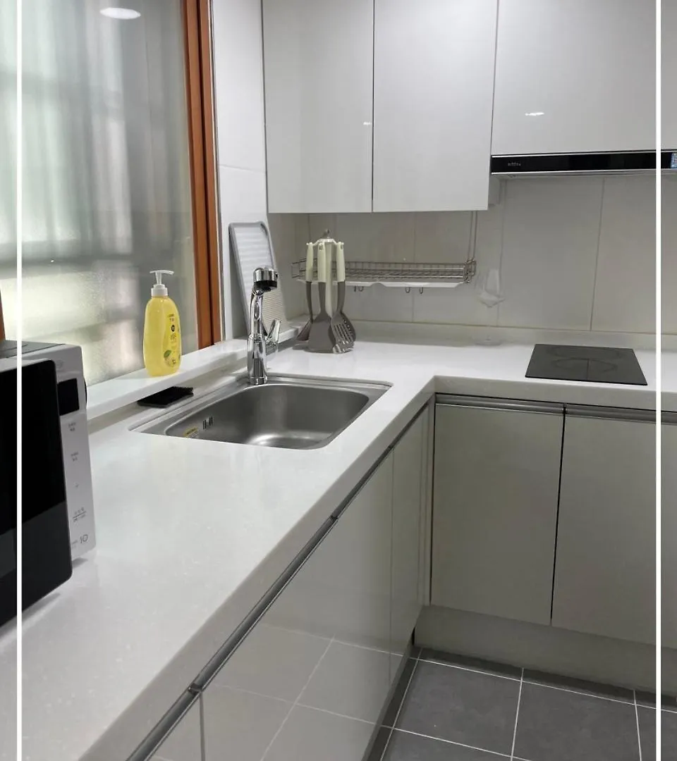 סיאול Quiet And Spacious 1-Bedroom Apt In Gangnam 0*,