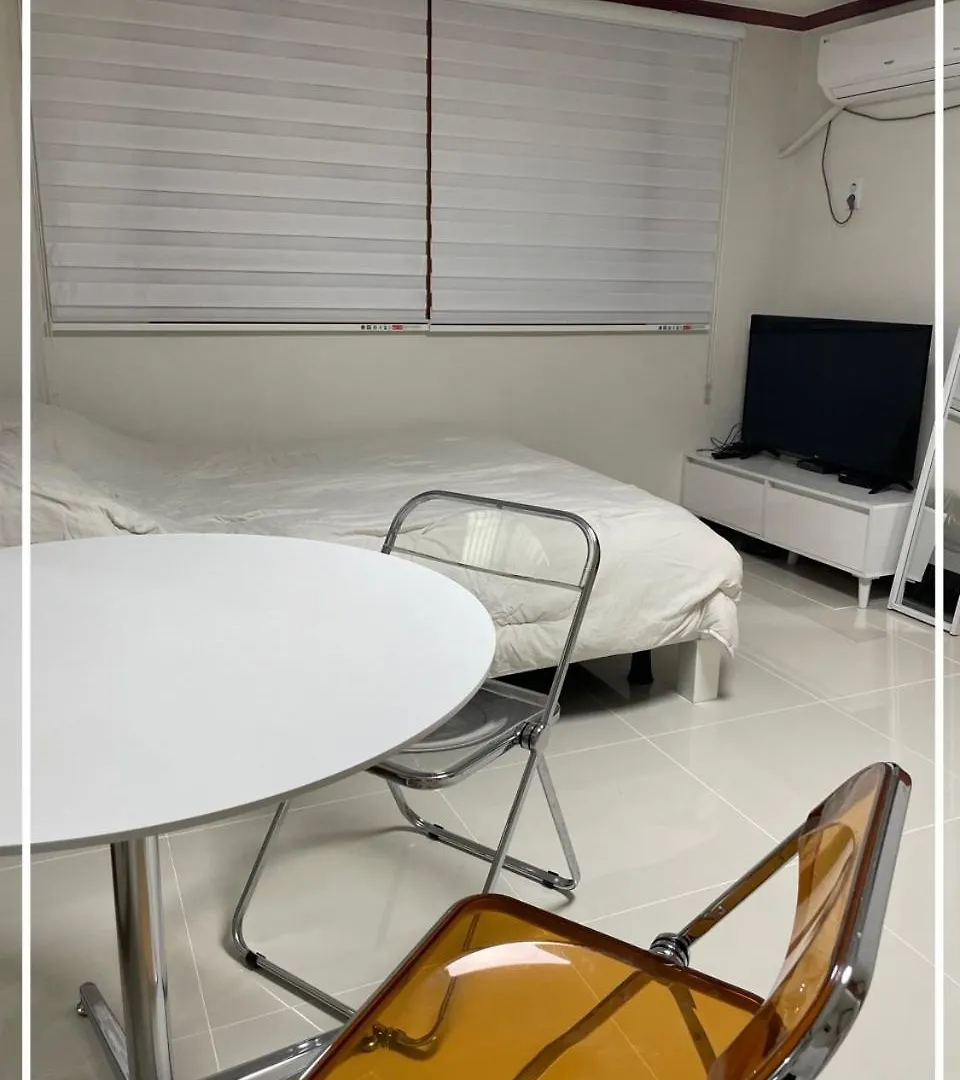 Quiet And Spacious 1-Bedroom Apt In Gangnam Seoel 0*,  Zuid-Korea